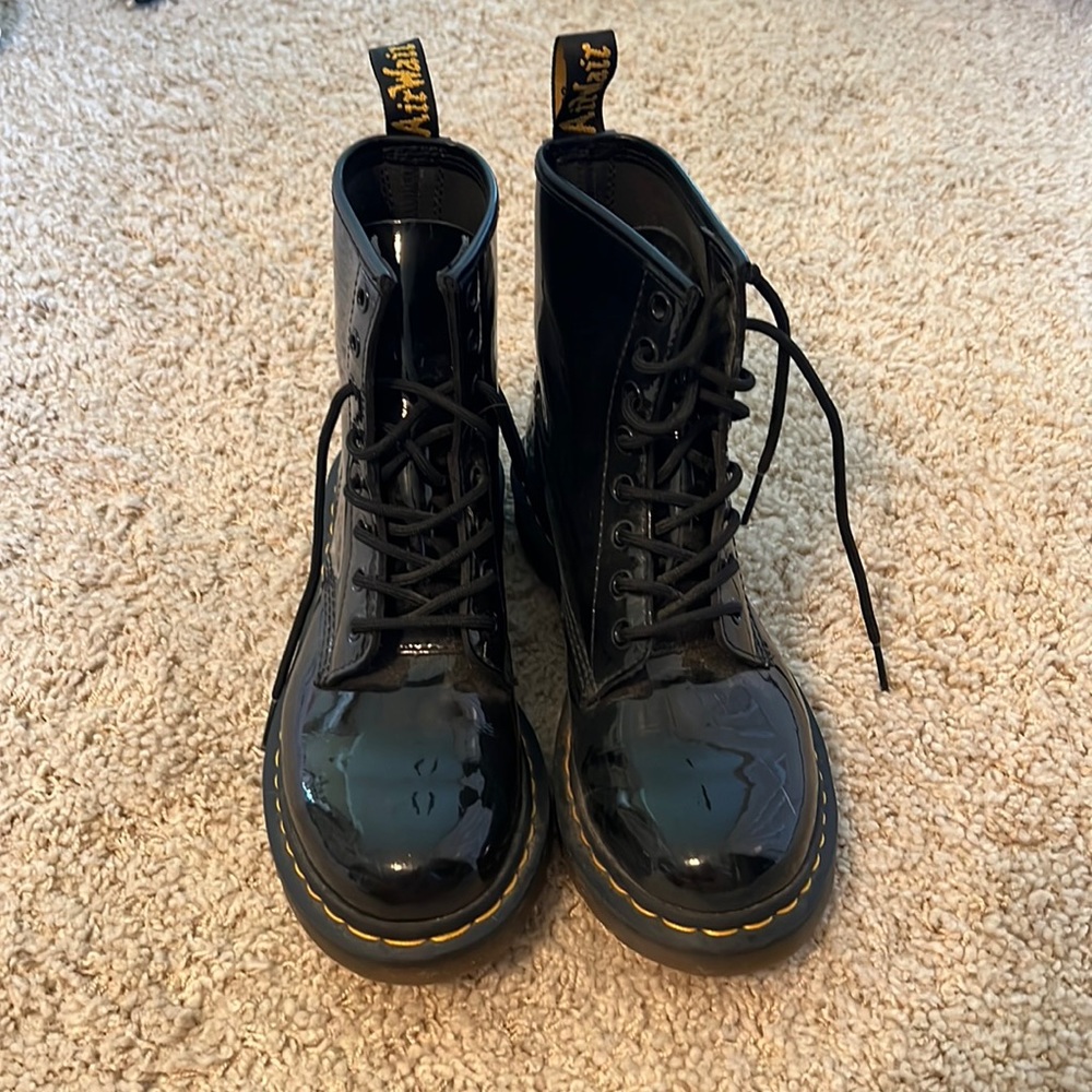 DR MARTENS